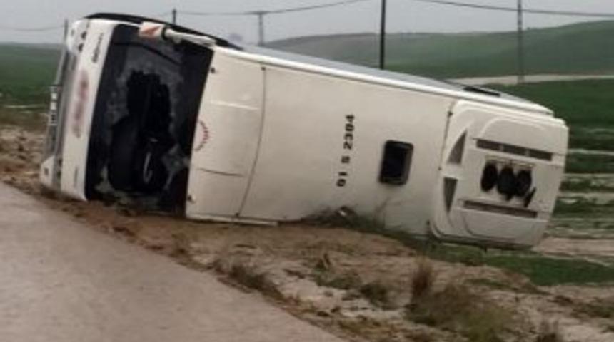 Cumhurbaşkanı Erdoğan&rsquo;ın Mitingine Gelenleri Taşıyan Otob&uuml;s Devrildi: 3 &Ouml;l&uuml;, 20 Yaralı
