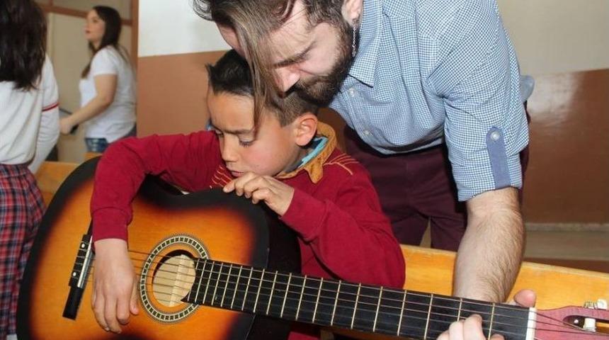 &ldquo;bir Nota Da Sen &Ccedil;al&rdquo; Sosyal Sorumluluk Projesi