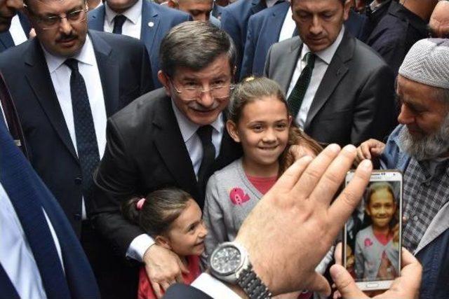 Davutoğlu, Memleketi Konya'da Yoğun Ilgiyle Karşılandı