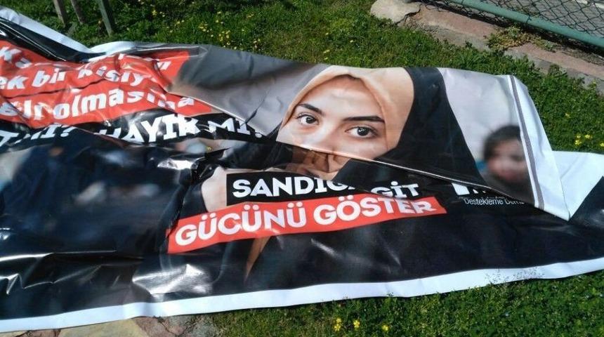 Muratpaşa&rsquo;da &lsquo;hayır&rsquo; İ&ccedil;erikli Pankartlara Saldırı