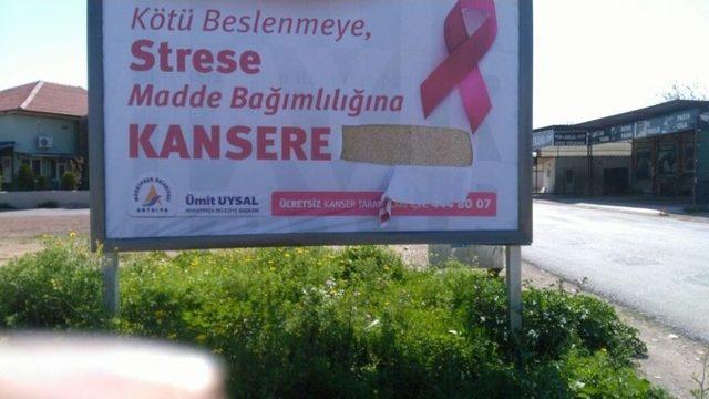 Muratpaşa’da ‘hayır’ İçerikli Pankartlara Saldırı 2