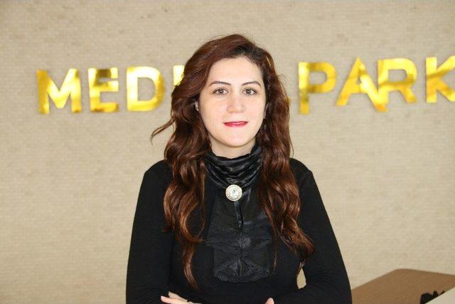 Elazığ&rsquo;da &Uuml;niversite &Ouml;ğrencileri, Kanser Hastalarını Ziyaret Etti 2