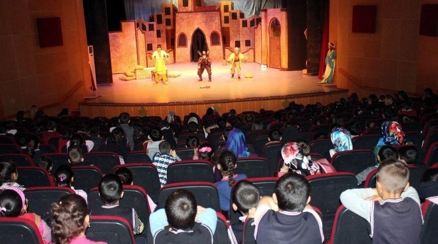 "ali Baba Ve Kırk Haramiler"kilisli &Ccedil;ocuklarla Buluştu