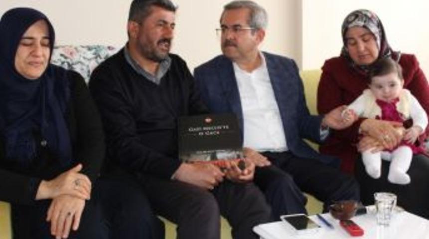 Necdet &Uuml;n&uuml;var&rsquo;dan Şehit İkizlerin Ailesine Anlamlı Ziyaret