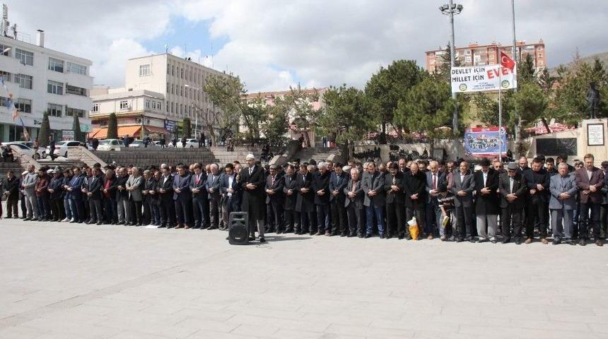 İdlib&rsquo;te &Ouml;lenler İ&ccedil;in Gıyabi Cenaze Namazı Kılındı