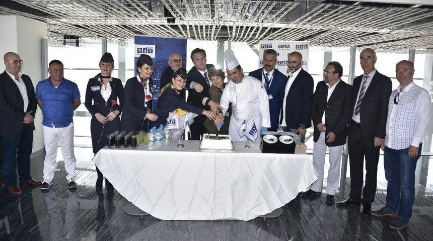 7 Yıl Sonra Gelen İsrailli Turistler &Ccedil;i&ccedil;eklerle Karşılandı