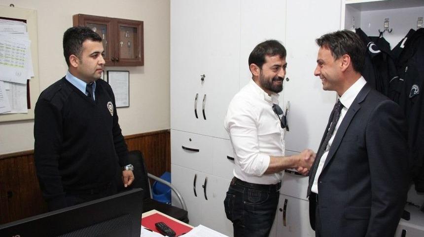 Başkan Ko&ccedil;han, Chp&rsquo;li Milletvekiliyle Gerginlik Yaşayan Polisleri Ziyaret Etti