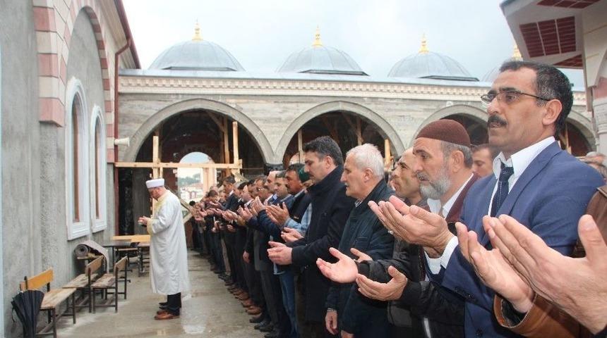 Bilecik&rsquo;te İdlib&rsquo;te &Ouml;lenler İ&ccedil;in Gıyabi Cenaze Namazı Kılındı