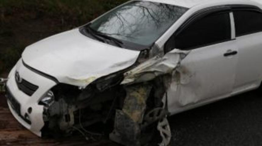 Emniyet M&uuml;d&uuml;r&uuml;&rsquo;N&uuml;n Koruma Aracı Kaza Yaptı: 3&rsquo;&Uuml; Polis 4 Yaralı