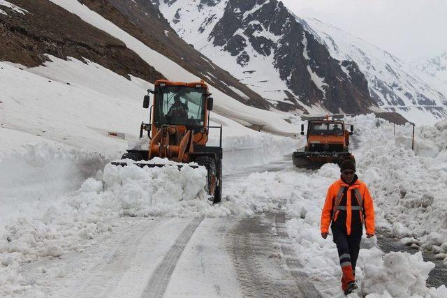 Ovit Geçidi 4 Ay Sonra Yeniden Ulaşıma Açıldı