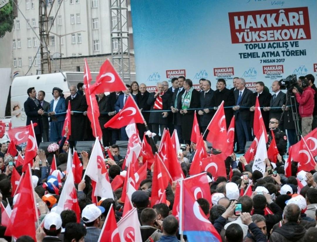 Başbakan Yıldırım Y&uuml;ksekova&rsquo;da