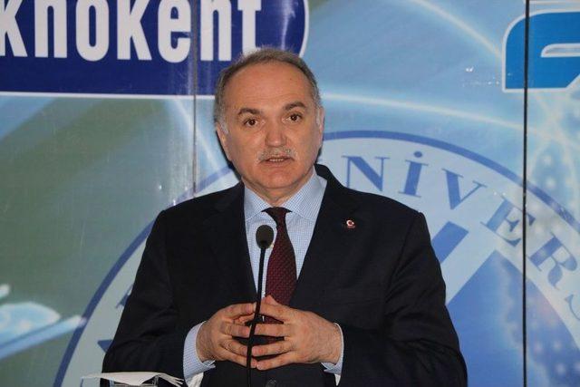 Bakan Özlü ‘teknokent Bilişim Kümelenmesi’ Kokteyline Katıldı