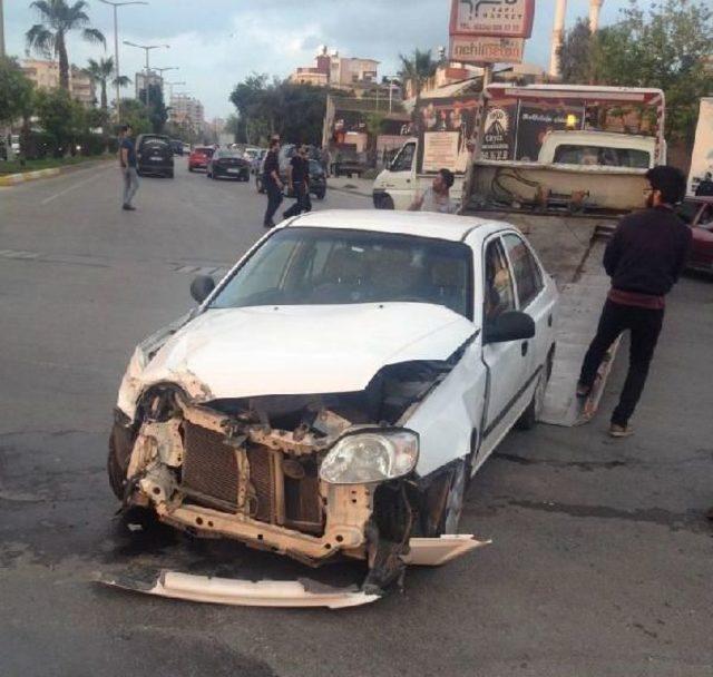 Mersin'de Öğrenci Servisi Ile Otomobil Çarpıştı: 20 Yaralı