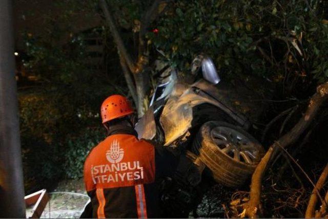 Takla Atan Otomobil Atv Binasının Bah&ccedil;esine U&ccedil;tu: 4 Yaralı 1