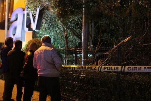 Takla Atan Otomobil Atv Binasının Bah&ccedil;esine U&ccedil;tu: 4 Yaralı 3