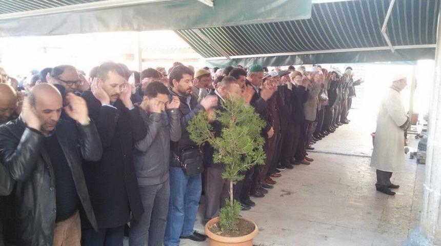 Uşak Kardeşlik Platformundan Suriye&rsquo;deki Kimyasal Saldırıya Kınama -" &Ouml;l&uuml;mlerin Konvansiyonel Veya Kimyasal Olması Arasında Fark Yoktur"