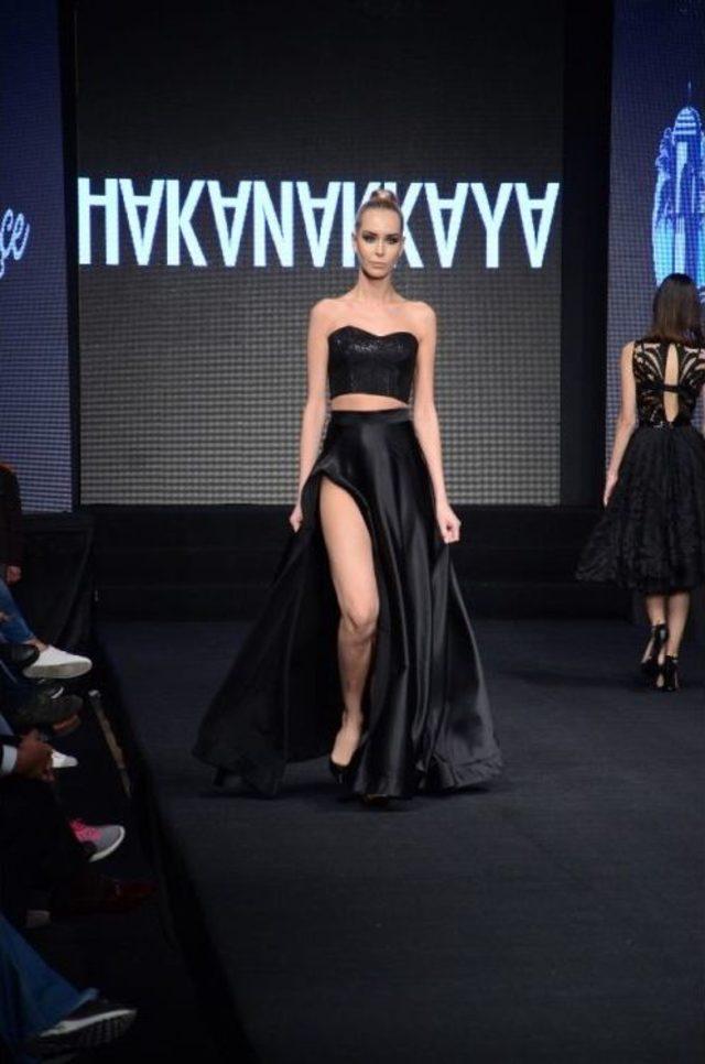 &Uuml;nl&uuml; Modacı Koleksiyonunu New York&rsquo;tan Sonra İlk Kez İzmir&rsquo;de Sergiledi 1