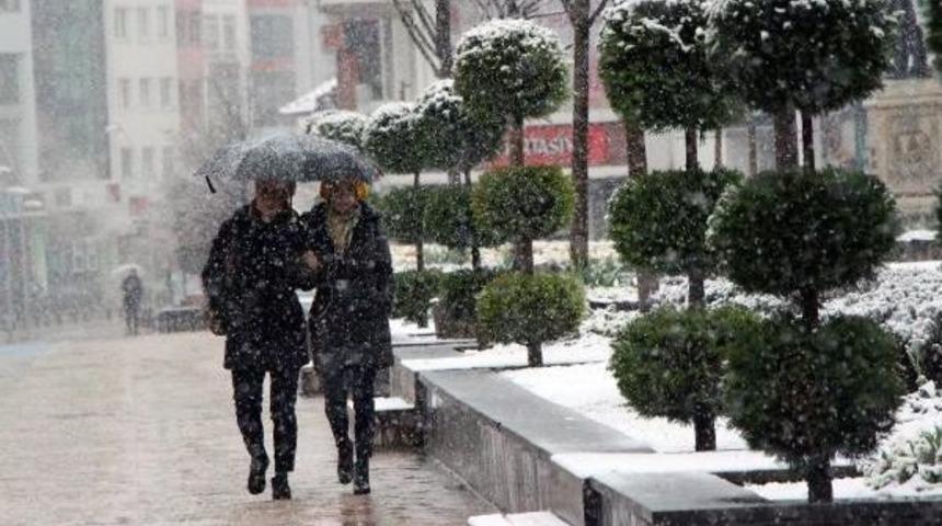Bolu'da Nisan Karı