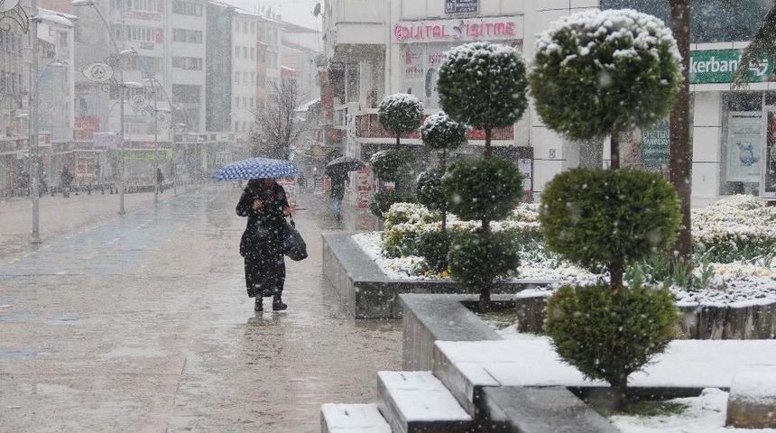 Bolu&rsquo;da Kar Yağışı