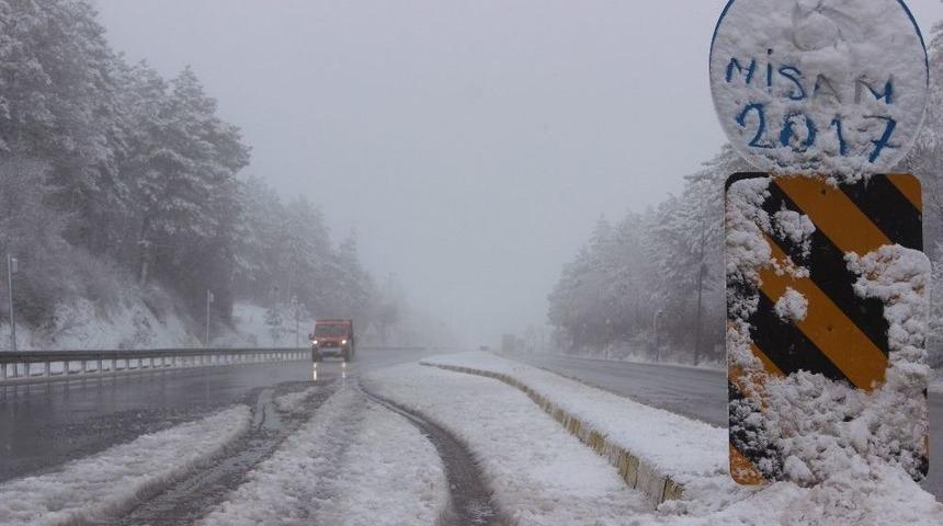 Bolu Dağı&rsquo;nda Kar Ve Sis Etkili Oldu