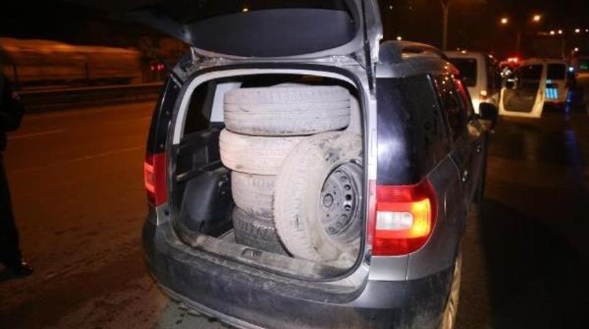 Stepne Hırsızları Yol Kapanarak Yakalandı