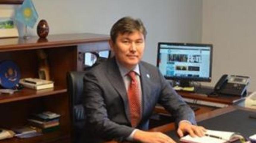 Nazarbayev O İsmi İmzaladı