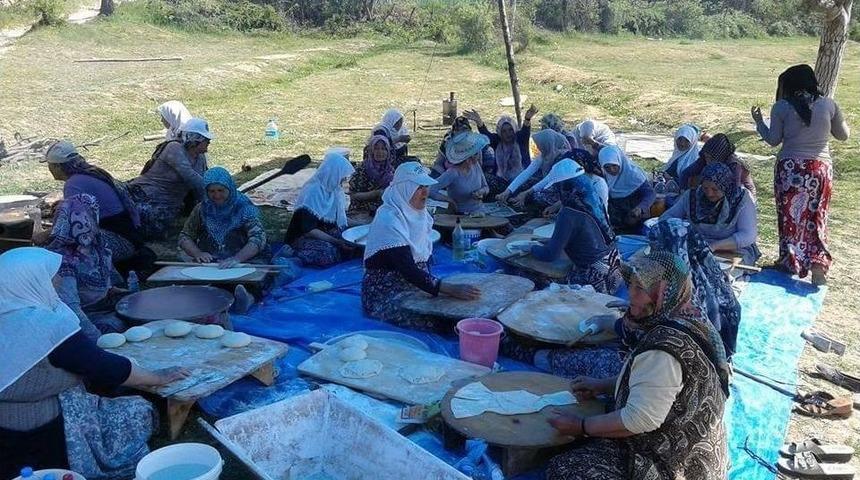 K&ouml;yl&uuml; Kadınların Yağmur Adağı