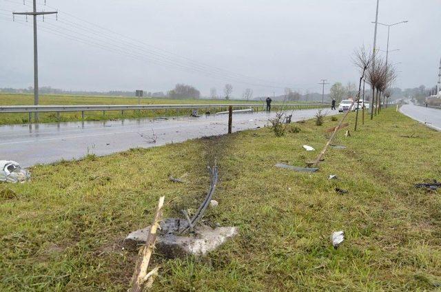 Yağmur Kazaya Yol A&ccedil;tı: 3 Yaralı 1