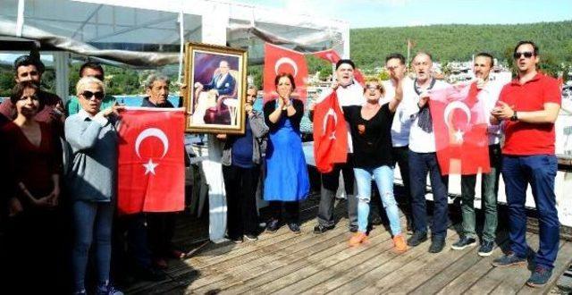 Şarkıcı Zeynep'ten Ata'ya Marş Ve Klip