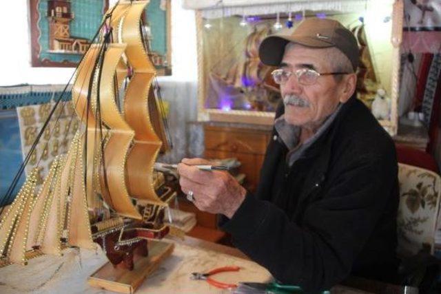 Alzheimer a Karşı El Işi Yapıp Gelir De Elde Ediyorlar 2