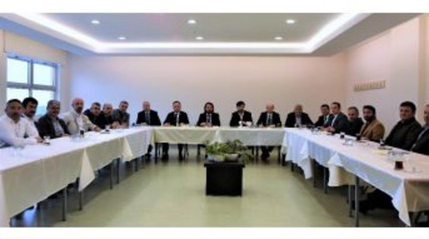 T&uuml;rkiye Maarif Vakfı İstişare Toplantısı Om&uuml;&rsquo;de Yapıldı