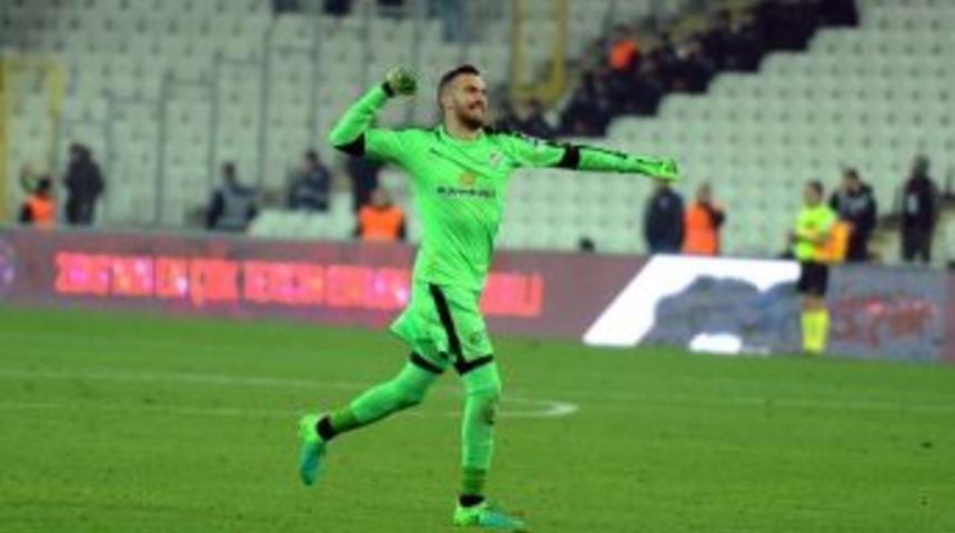 Harun Tekin 140 G&uuml;n Sonra Kaleyi Gole Kapattı