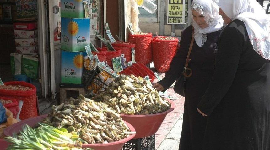 Van&rsquo;da &Ccedil;iriş Ve Kenger Tezg&acirc;hlardaki Yerini Aldı