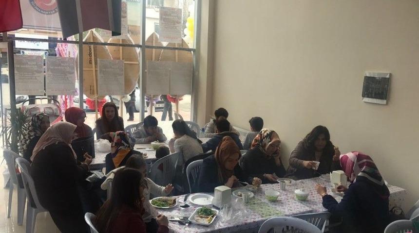 Zileliler Mazlumlar İçin 4 Günde 50 Bin Lira Yardım Toplandı