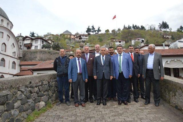 İzmir Büyükşehir Belediye Başkanı Kocaoğlu Niksar’da