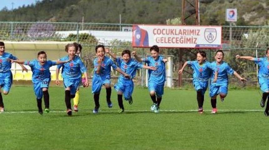 Başkan &Ouml;zkan'dan Işadamlarına Spora Yatırım &Ccedil;ağrısı