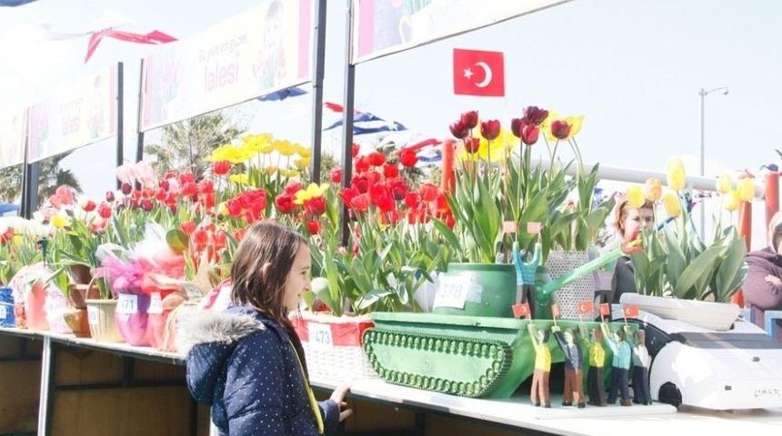 15 Temmuz&rsquo;u Laleler İle Anlattılar