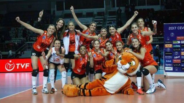 Eczacıbaşı Vitra: 3 - Fenerbahçe: 0