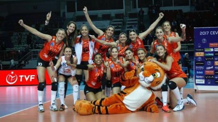 Eczacıbaşı Vitra: 3 - Fenerbah&ccedil;e: 0