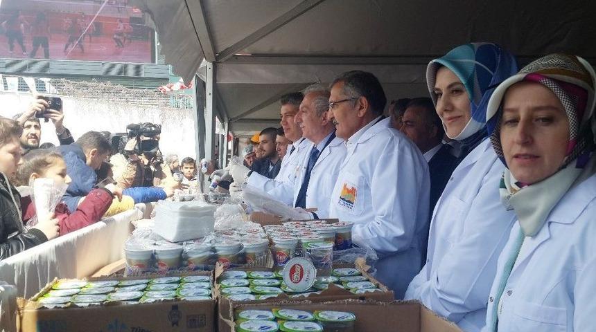 Zeytinburnu&rsquo;nda Vatandaş &Ccedil;iğ K&ouml;fteye Doydu