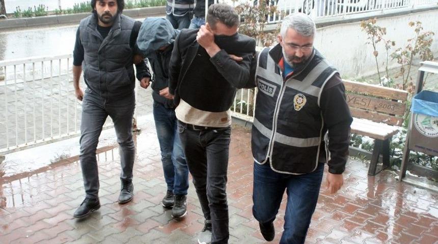 Ak&uuml; Hırsızları Adliyeye Sevk Edildi