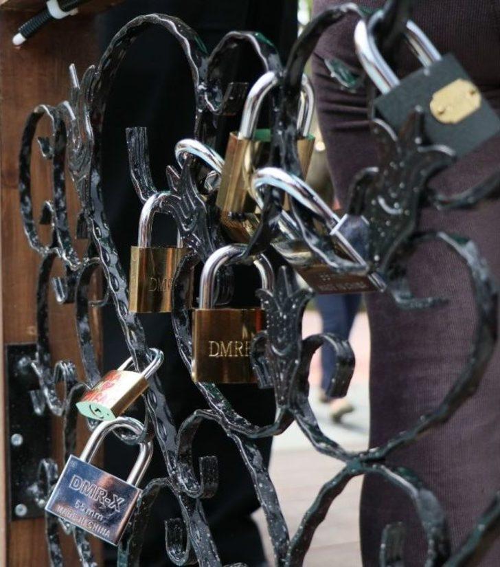 Adana’da ‘aşk Ve Sadakat’ Köprüsü Açıldı G4