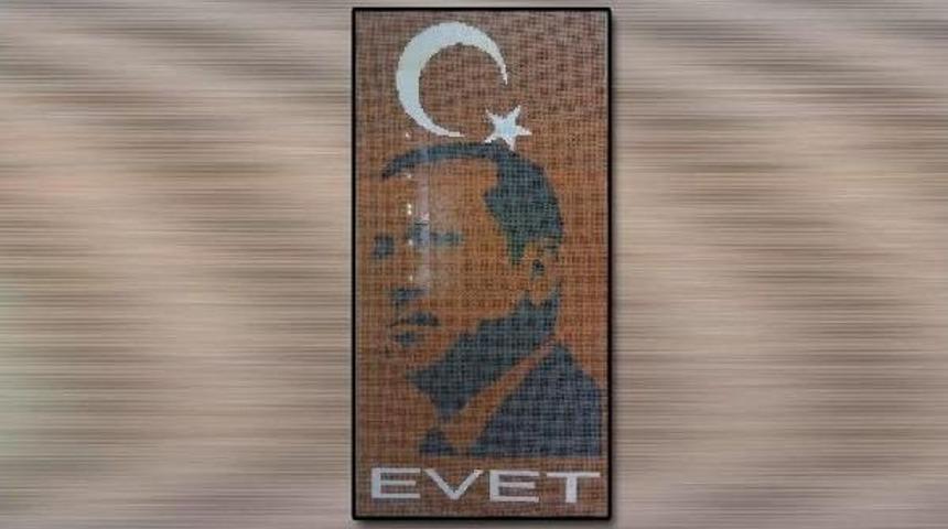 50 Bin Bardakla Cumhurbaşkanı Erdoğan'ın Sil&uuml;etini Yaptılar