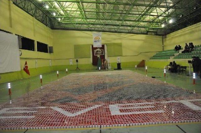 50 Bin Bardakla Cumhurbaşkanı Erdoğan ın Sil&uuml;etini Yaptılar 2