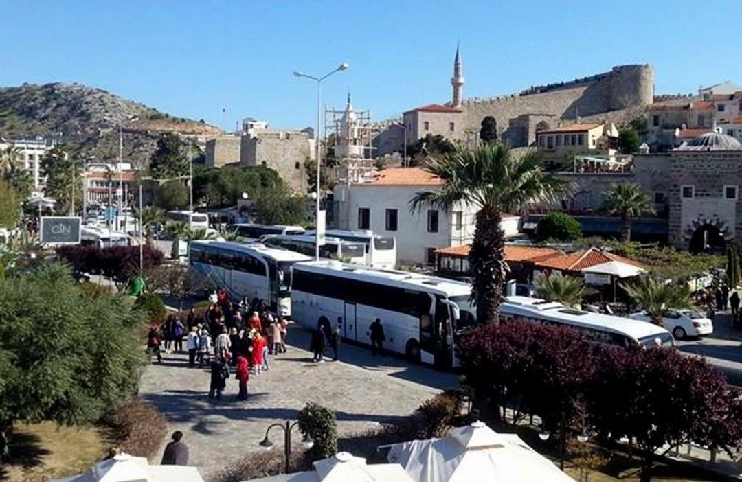 &Ccedil;eşme Ekonomisine Ot Festivali Dopingi