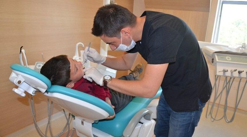 Salihli&rsquo;de &Ccedil;ocuk Diş Hekimi G&ouml;reve Başladı