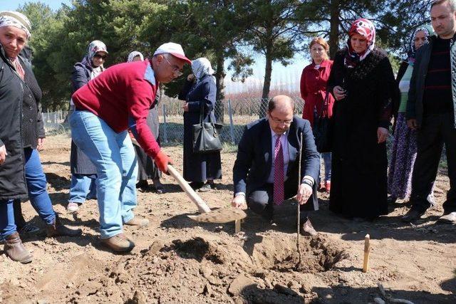 Kadın Çiftçilerle Kiraz Bahçesi Demonstrasyonu Yapıldı