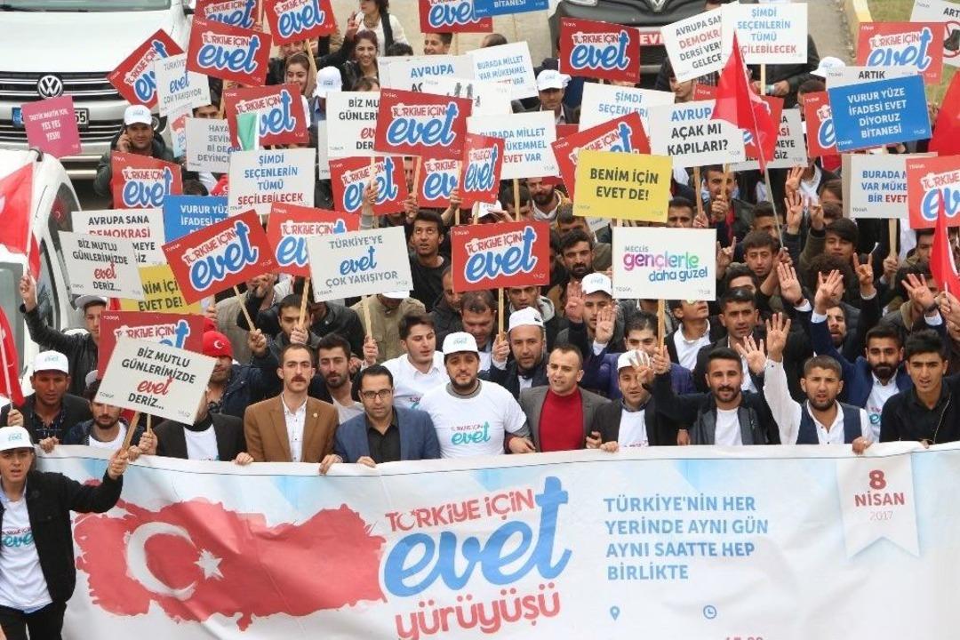 T&uuml;gva&rsquo;nın &rsquo;evet&rsquo; Y&uuml;r&uuml;y&uuml;ş&uuml;, Şırnak Sokaklarını İnletti