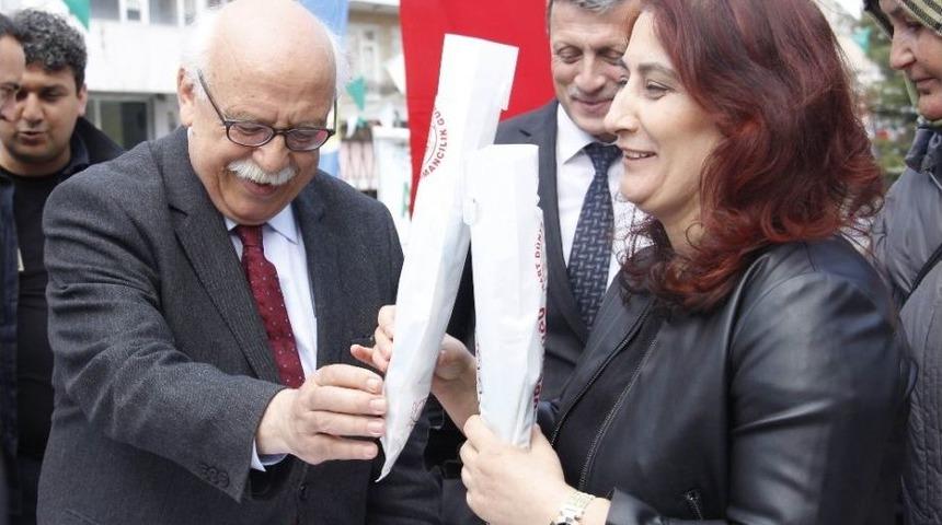 Bakan Avcı, Fidan Ve Satran&ccedil; Takımı Dağıttı