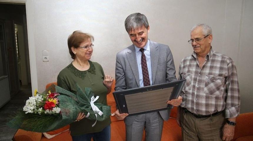 Başkan Şirin G&ouml;n&uuml;lleri Fethediyor